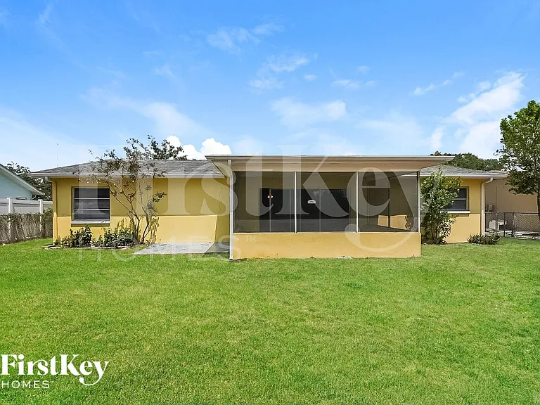 319 Scott Ct — Photo 15