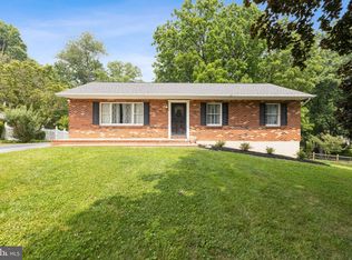 6412 Oak Hill Dr, Sykesville, MD 21784