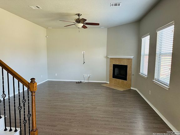 4th image of 3634 Ashland