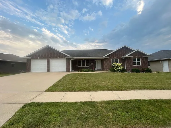 612 Meadowland Ct, Epworth, IA 52045