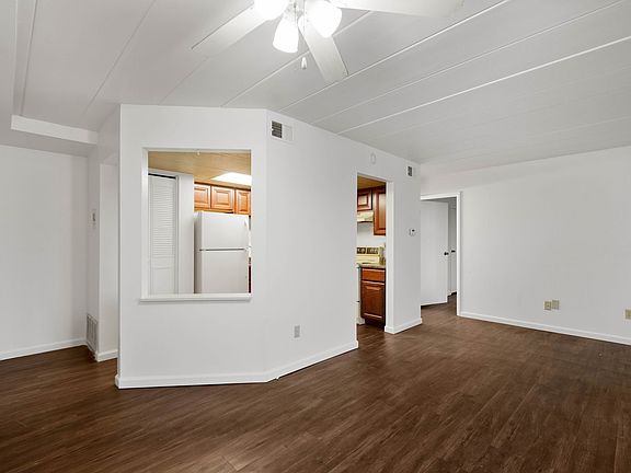 3rd image of 2860 Washington Blvd APT 8