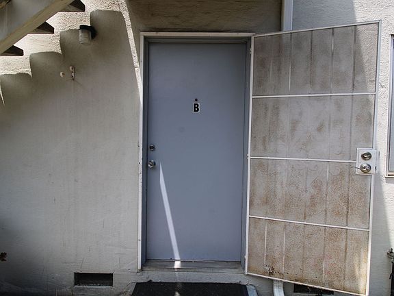 5th image of 462 N 7th St APT B
