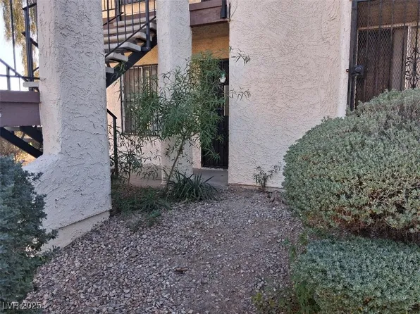 4444 W Desert Inn Rd APT A, Winchester, NV 89102