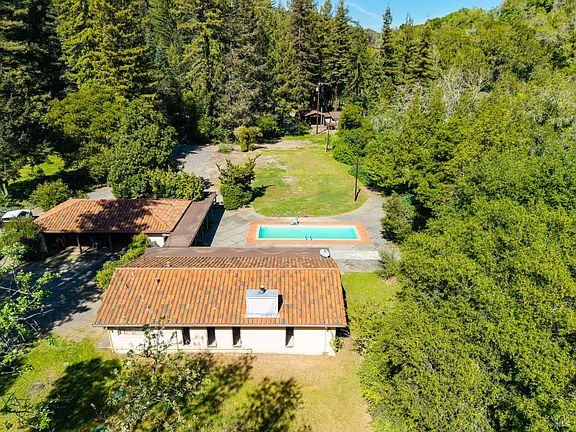 3rd image of 3320 Redwood Road
