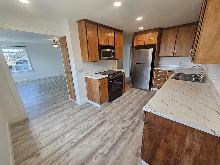 607 S H St — Photo 10