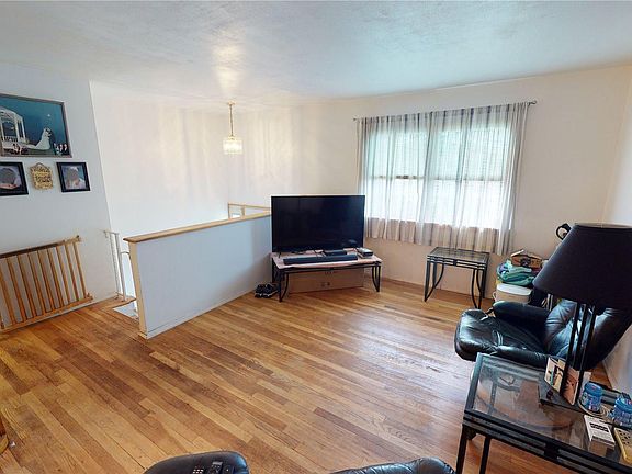 5th image of 14 Lark Dr