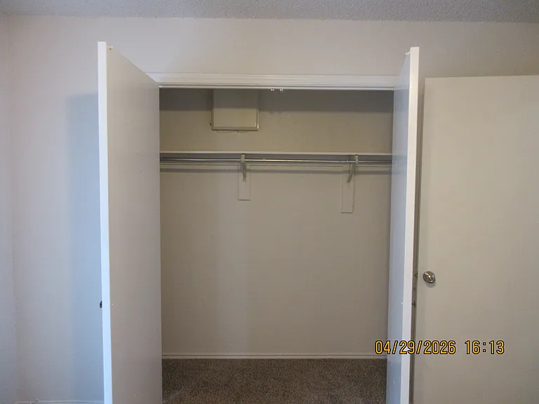 923 W Sycamore St #19 — Photo 6