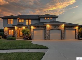 1720 S 221st St, Elkhorn, NE 68022