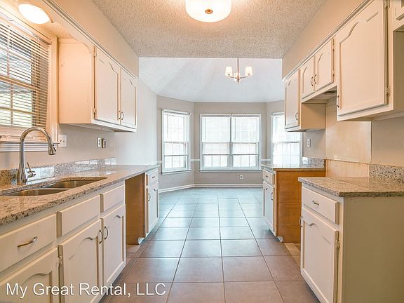 4th image of 6911 N Hedgewall Cir