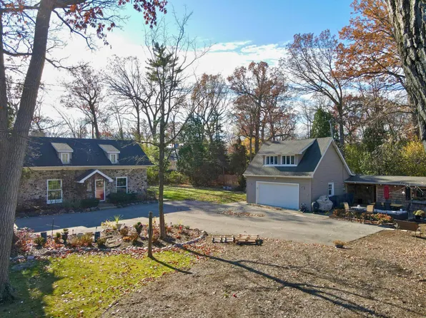 1800 Telegraph Rd, Bannockburn, IL 60015