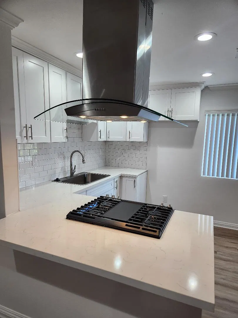 3 bed, 900 sqft, $2,895 — Photo 4