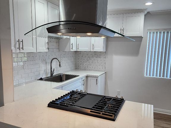 4th image of 8111 Page St #F