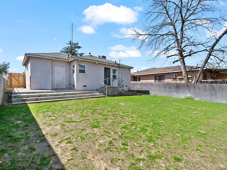 1114 Martin Ave — Photo 21