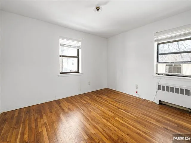 130 Orient Way — Photo 10