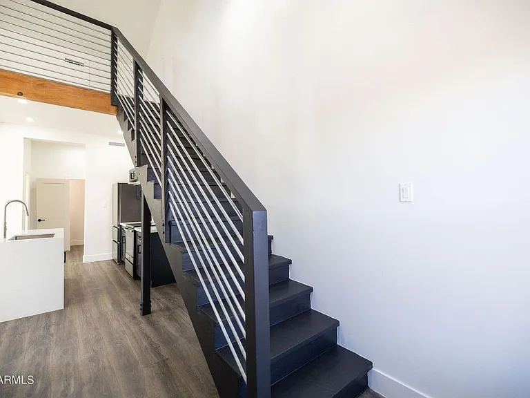 326 N 17th Dr — Photo 122