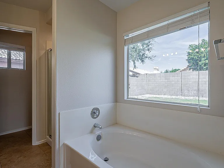 718 W Baylor Ln — Photo 30