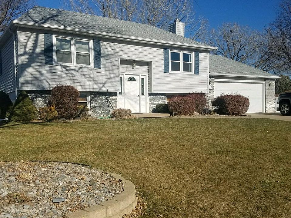 1st image of 7 Maplewood Pl
