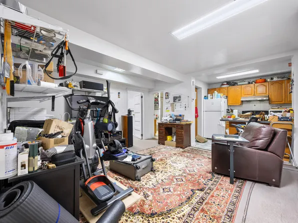 84-22 Daniels Street image 19 of 26