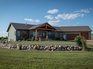 2404 Foxtail Ln N, Mandan, ND 58554