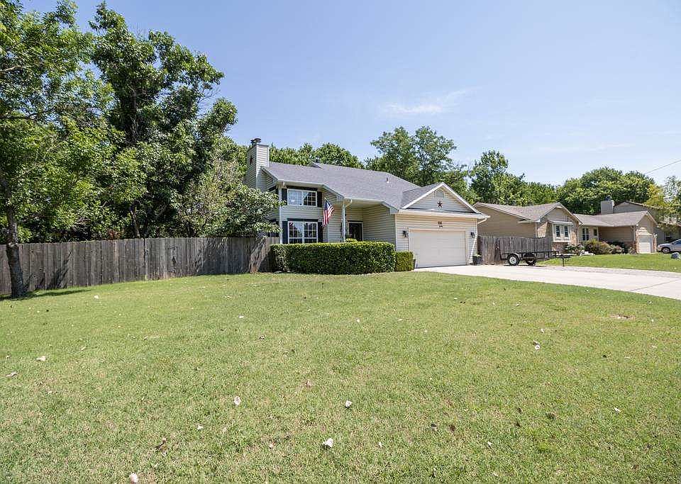 1st image of 26 Arnold Dr