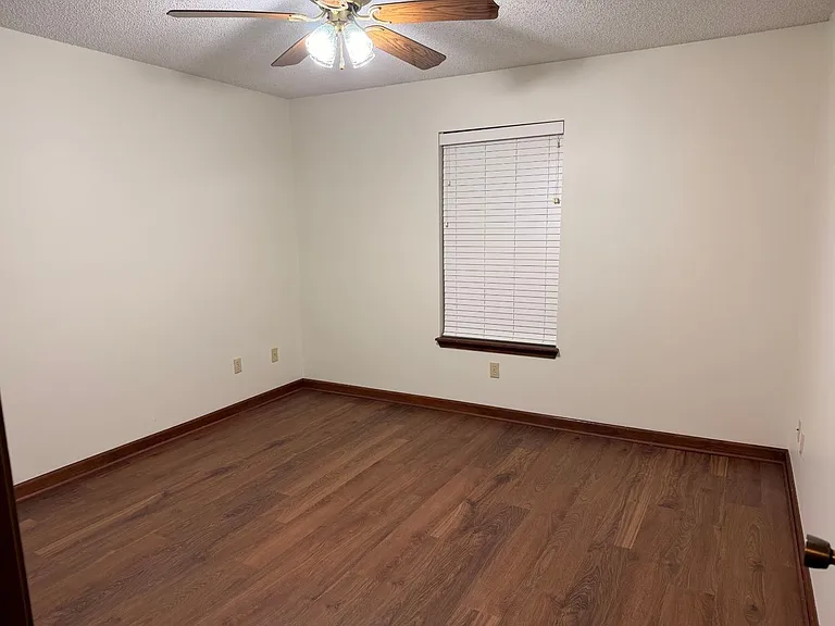 207 Turner Ave — Photo 8