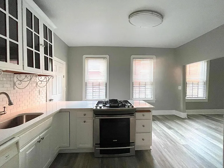 2045 W 38th St #D — Photo 5