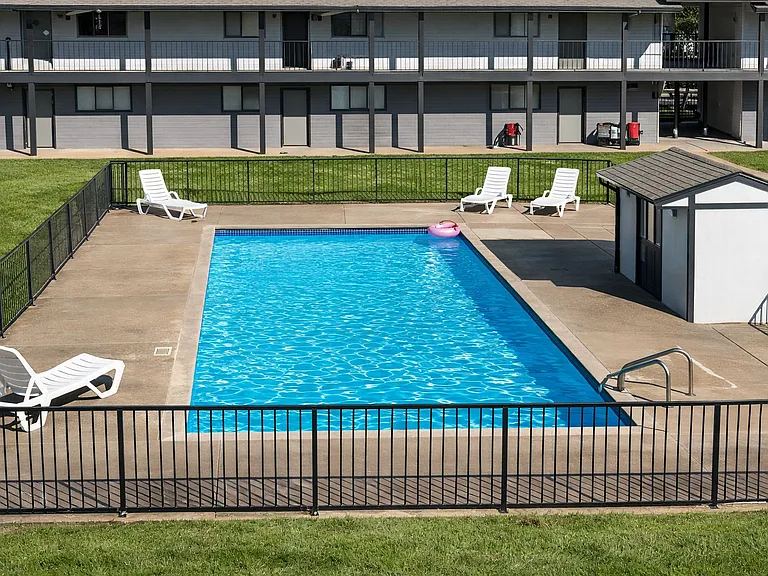 Make a SPLASH!! with $200 off your First Month's Rent!!