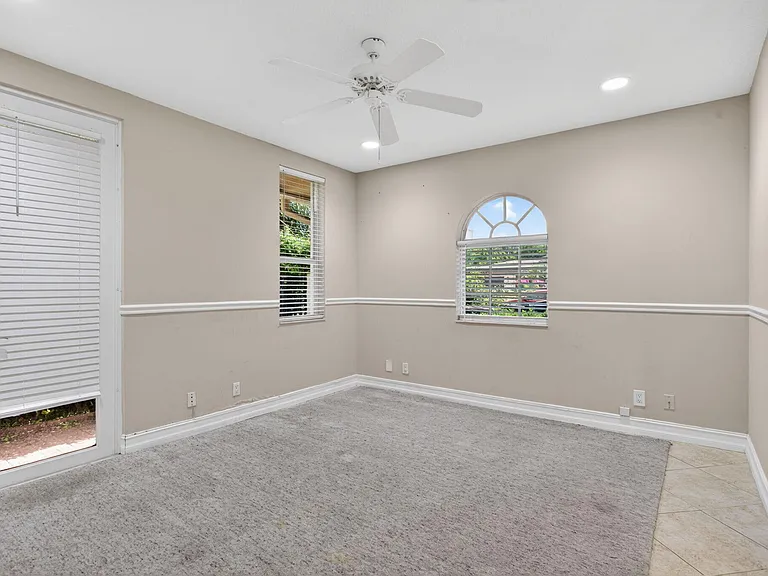 4901 NE 29th Ave — Photo 36