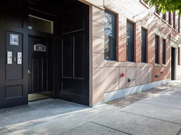 45 Chelsea St APT 1, Boston, MA 02128