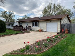 334 Riley Dr, Bloomington, IL 61701