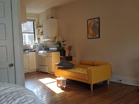 4th image of 4712 Baltimore Ave #3F
