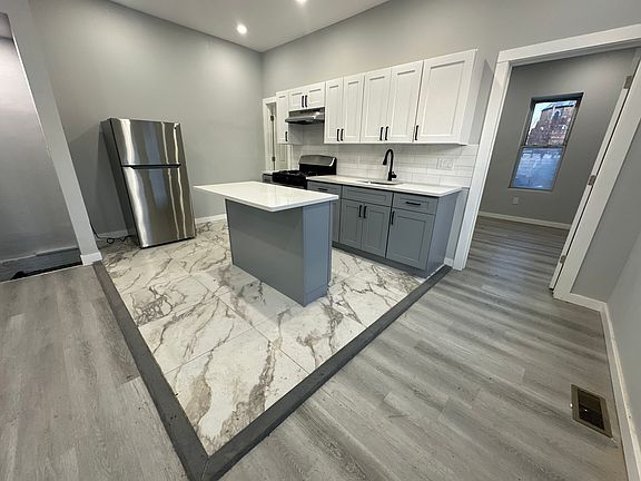 3rd image of 354 S 10th St #1