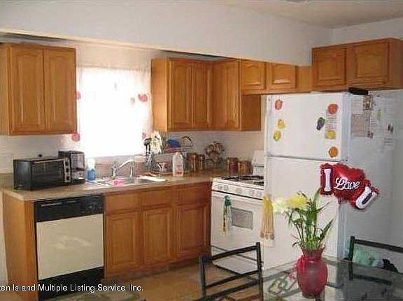 3rd image of 117 Saint Marys Ave