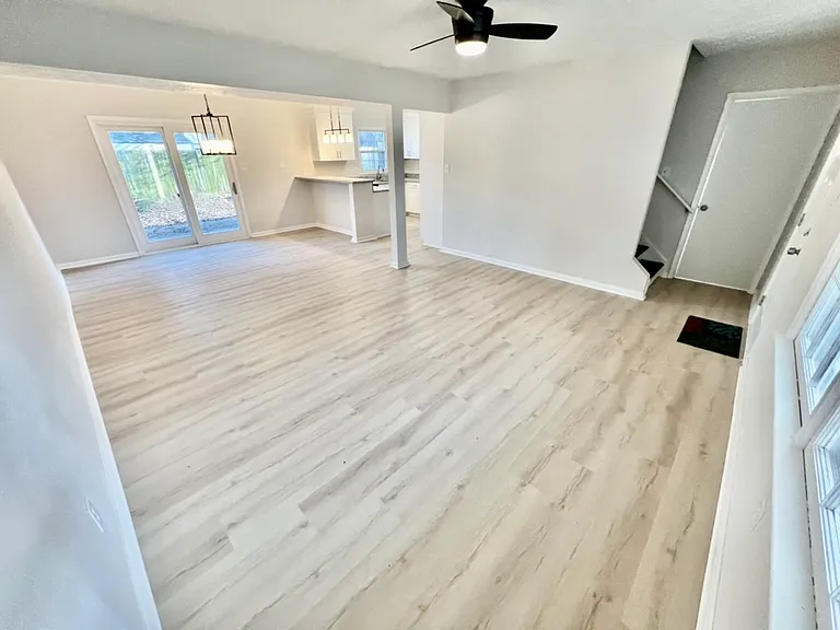 17 Sandy Lake Dr — Photo 3