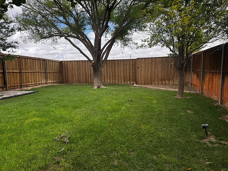 10008 York Ave — Photo 18