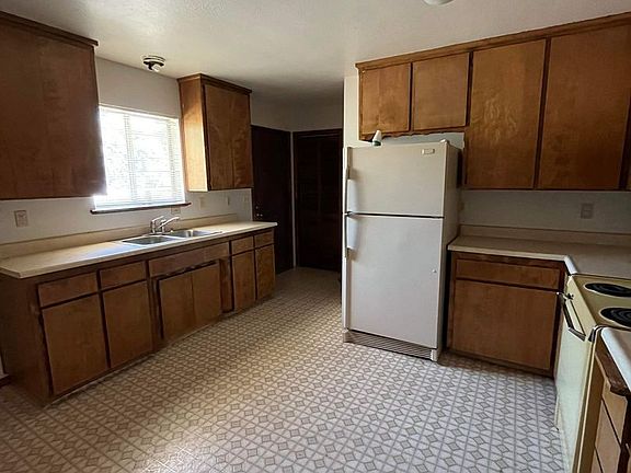 5th image of 23 Upland St