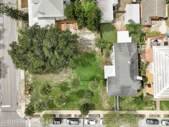 118 Live Oak St, New Smyrna Beach, FL 32168