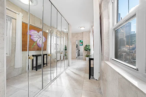 Sold by R New York | media 25