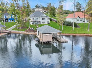 324 Blue Heron Rd, Wirtz, VA 24184