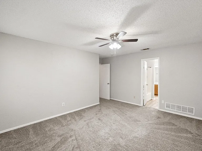 1217 Hidden Creek Dr — Photo 19