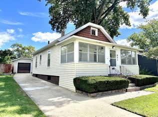 631 Cleveland Ave, Elgin, IL 60120