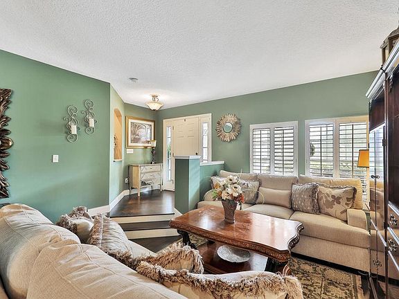 5th image of 1726 Pepper Stone Ct