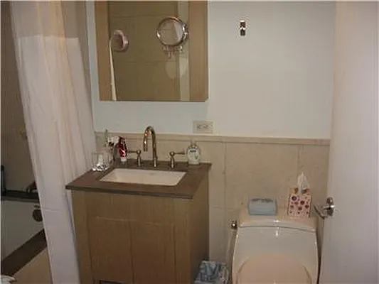 Rented by RELO REDAC INC. | media 16