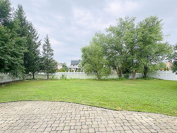 5th image of 16006 Donna Marie Dr