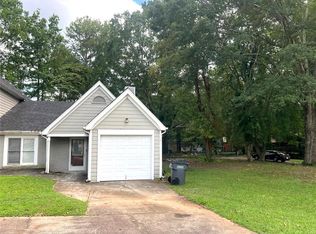8114 Woodlake Dr, Riverdale, GA 30274