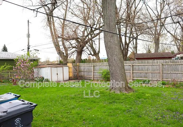 7728 Catalpa Ave — Photo 2
