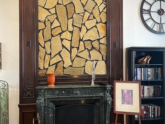 3rd image of 32 W 86th St APT 2