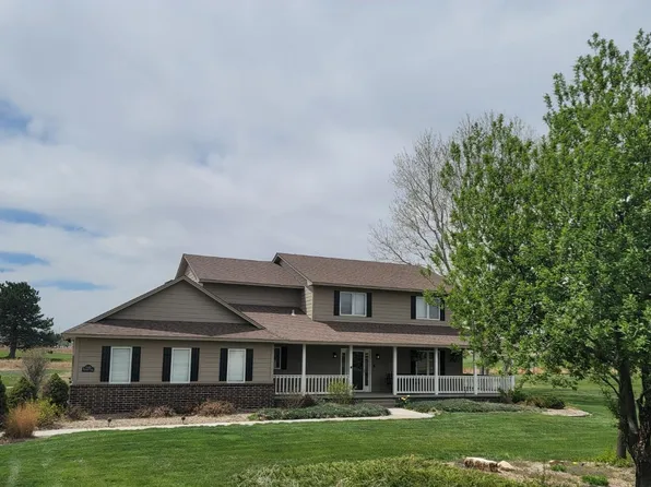 2113 Grandview Dr E, Garden City, KS 67846