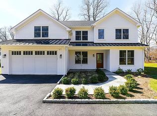 14 Appletree Ln, Norwalk, CT 06854