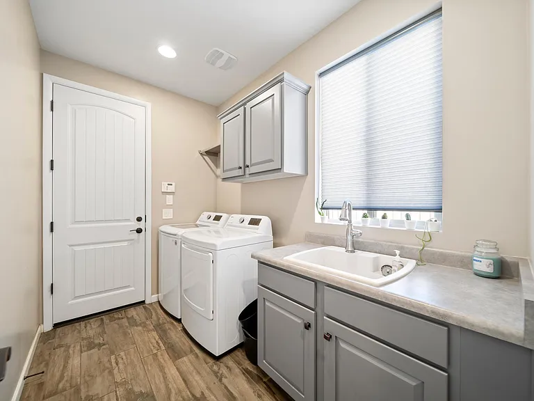 3921 Gold Ridge Rd — Photo 17
